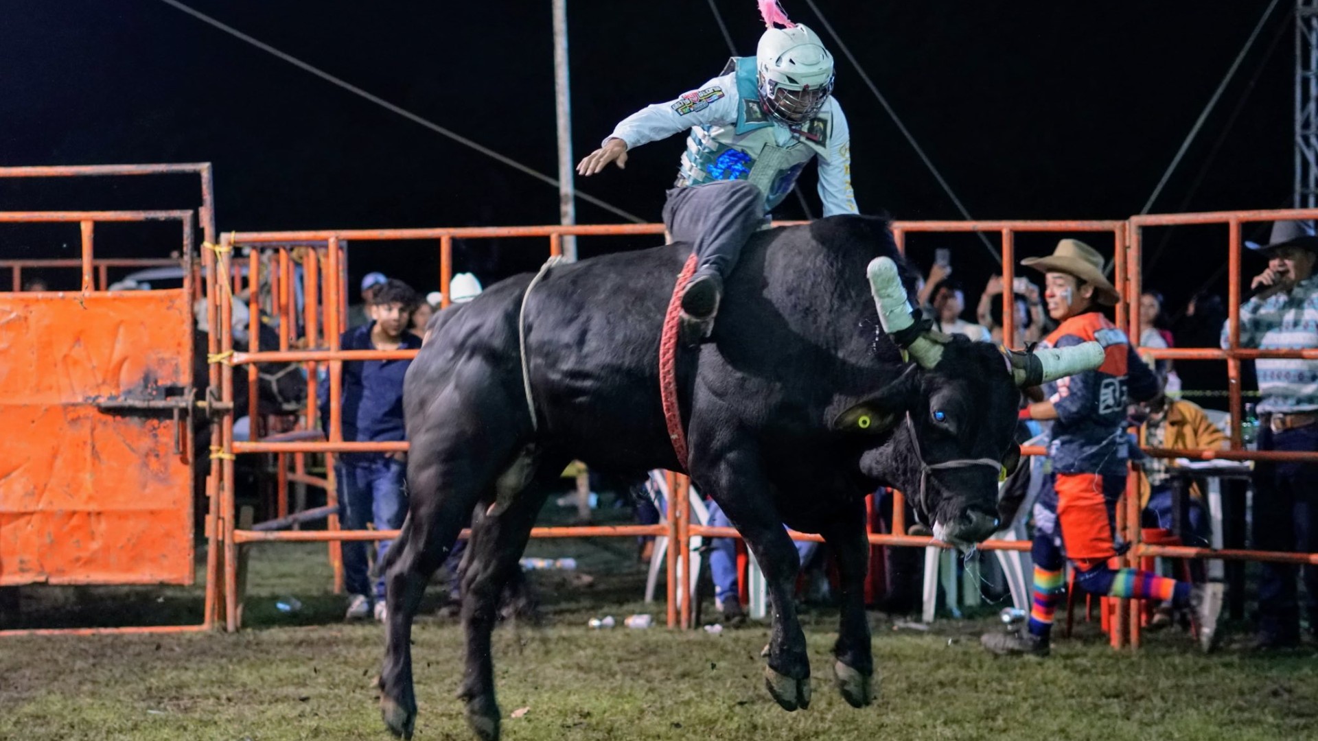 ¡Que viva san Andrés y que viva Chicontla!